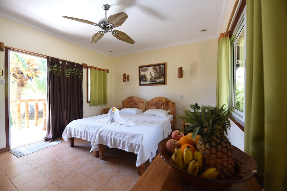 Thalatta Resort 8/37
