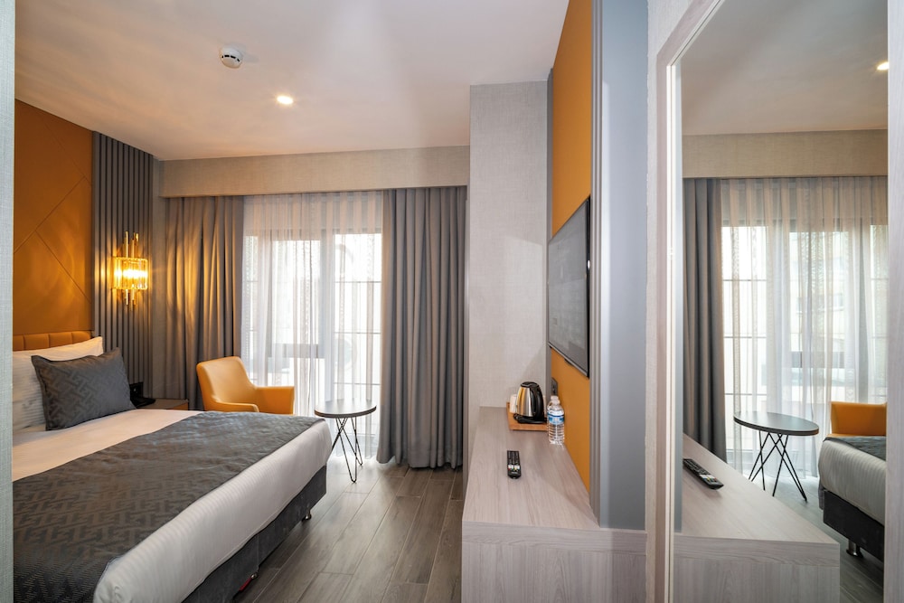 SUPERIOR, DOUBLE BED