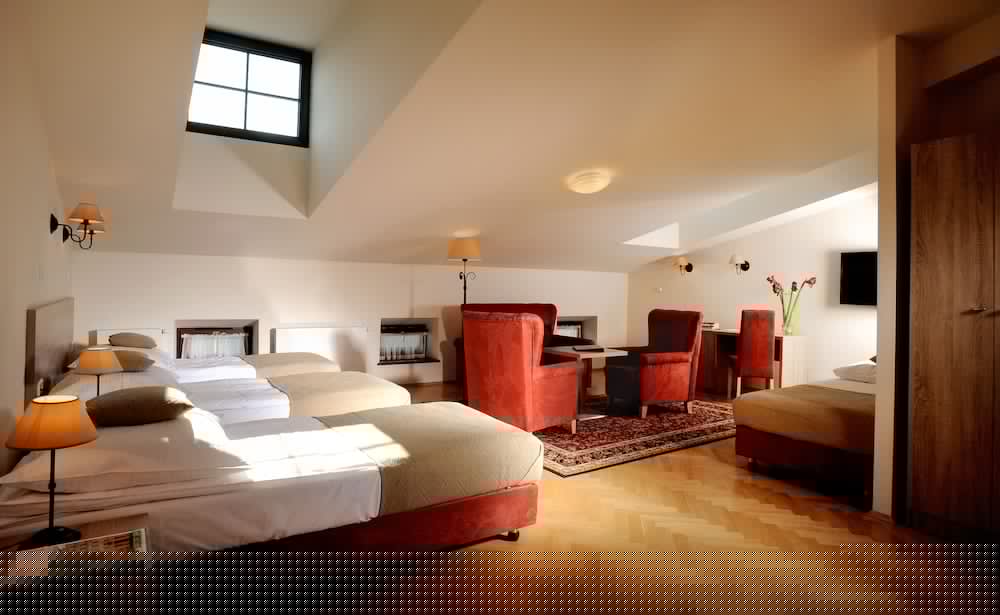 Hotel Santi 30/56