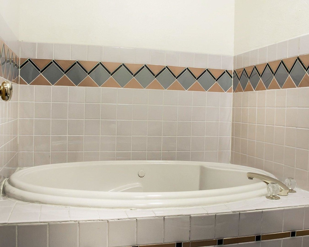 Quality Inn Winslow I-40 15/31