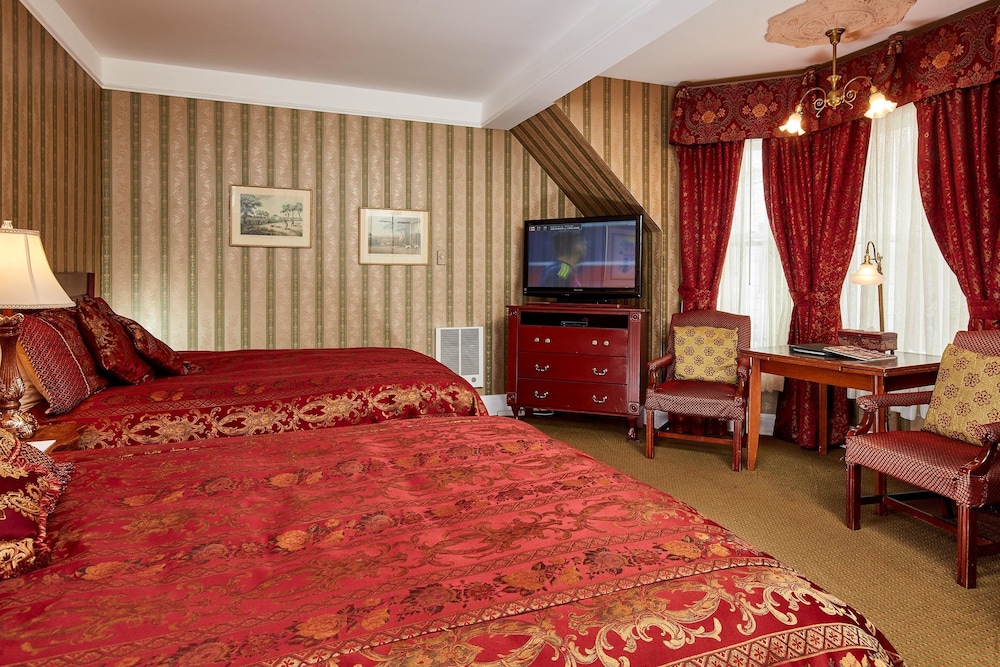 Queen Anne Hotel 24/69