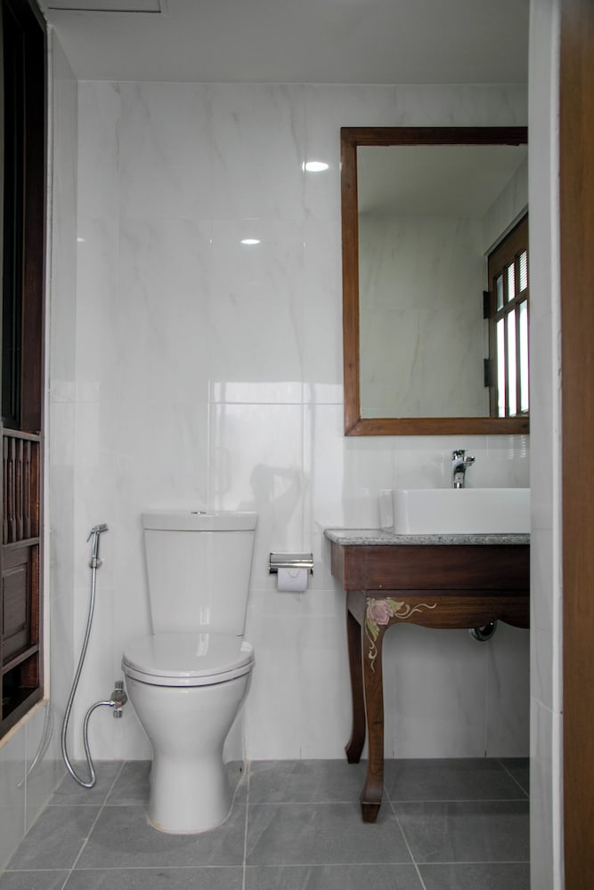 Lamphu Tree House Boutique Hotel 63/70