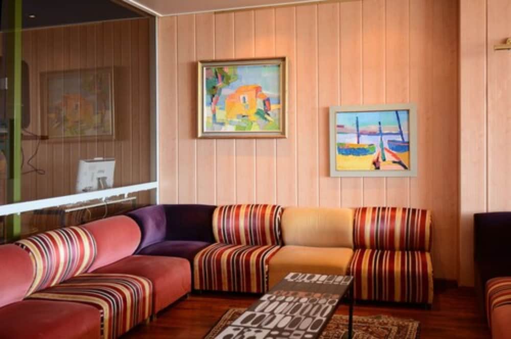 Sun Beach Hotel 25/50
