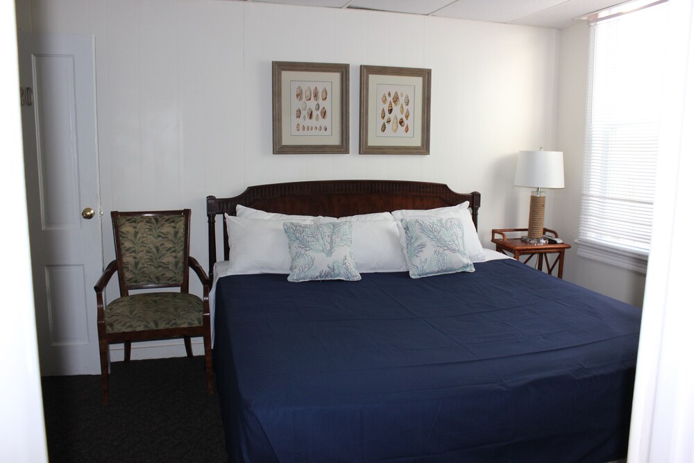 Blue Water Inn 5/46
