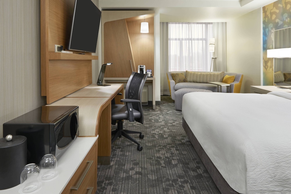 Courtyard by Marriott Oshawa 13/54