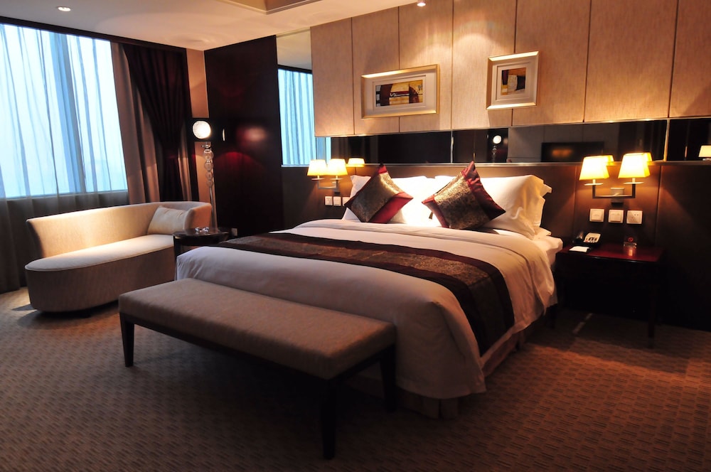 DELUXE, EXECUTIVE, KING BED