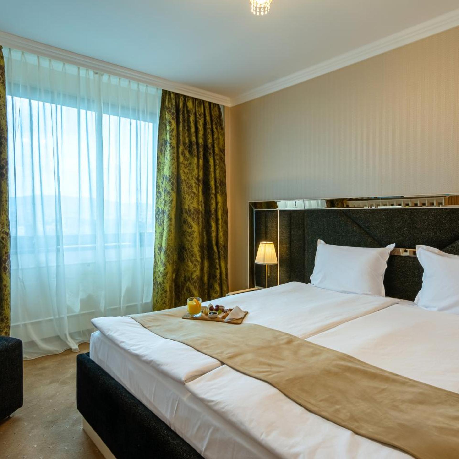 Classic, Suite, King Bed