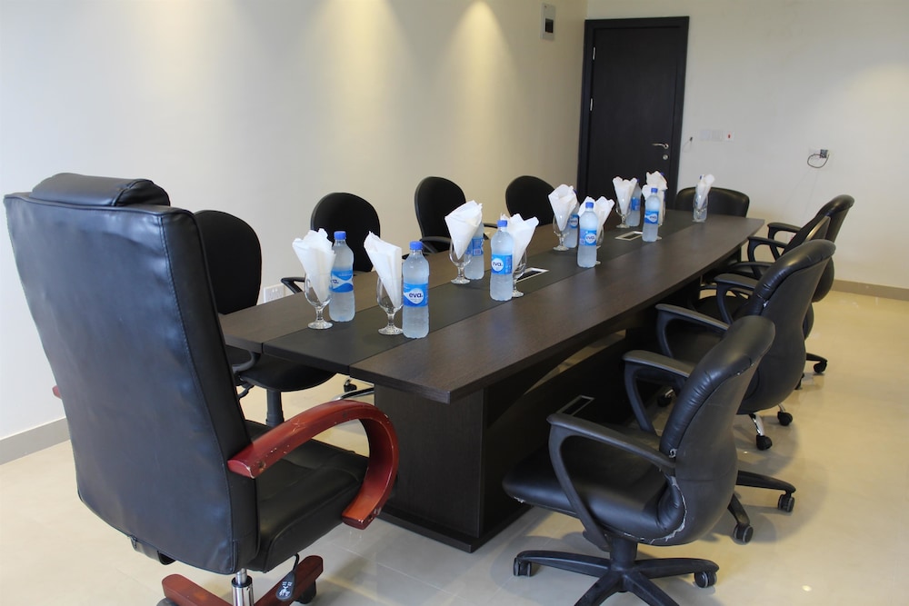 Golden Tulip Ibadan 27/35
