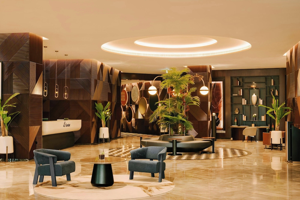 Aura Suites Downtown 30/48