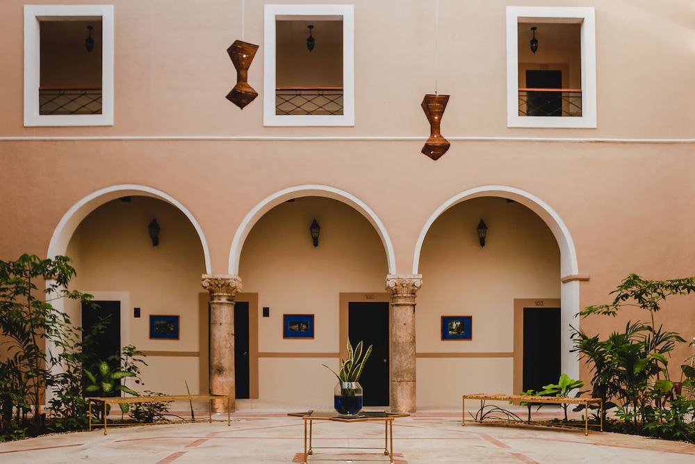 Hotel Merida 9/70