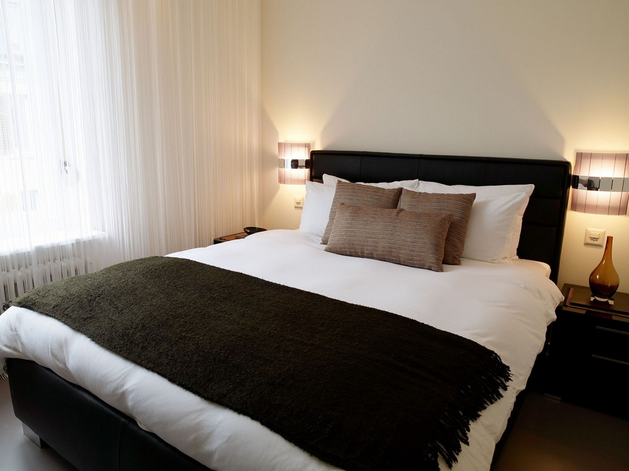 1 Bedroom, Junior, Apartment, Queen Bed
