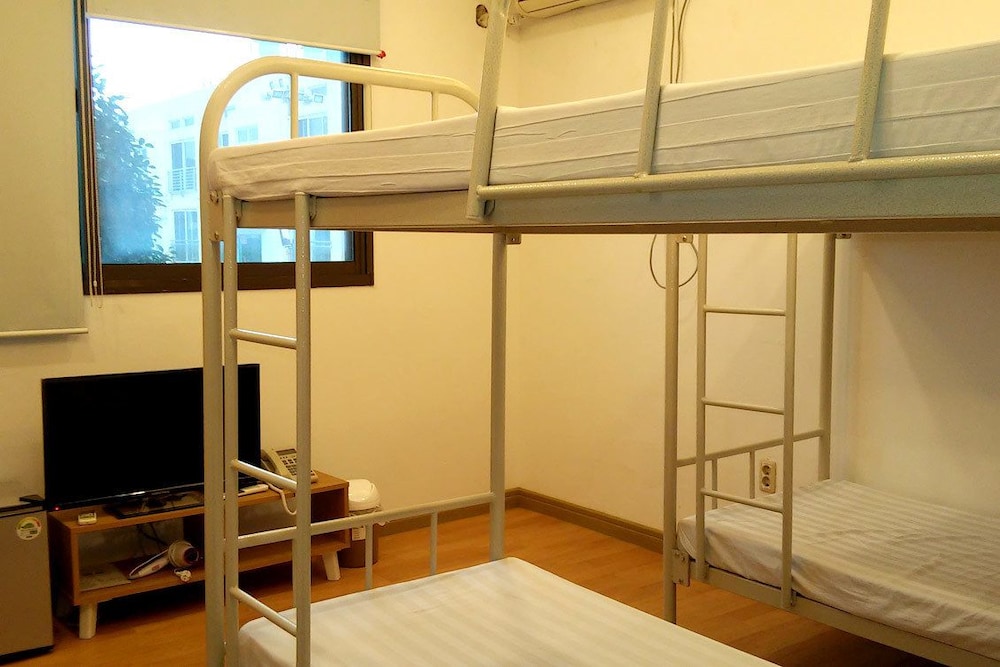 Geomunoreum Hostel 16/50