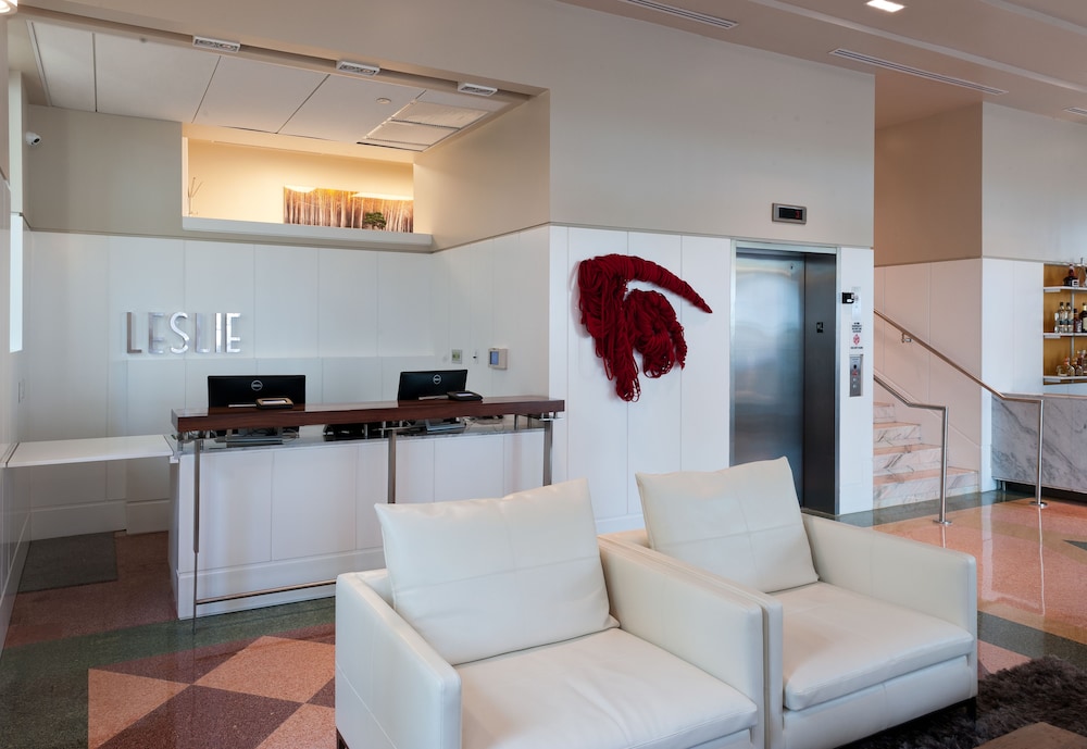 Leslie Hotel Ocean Drive 48/66