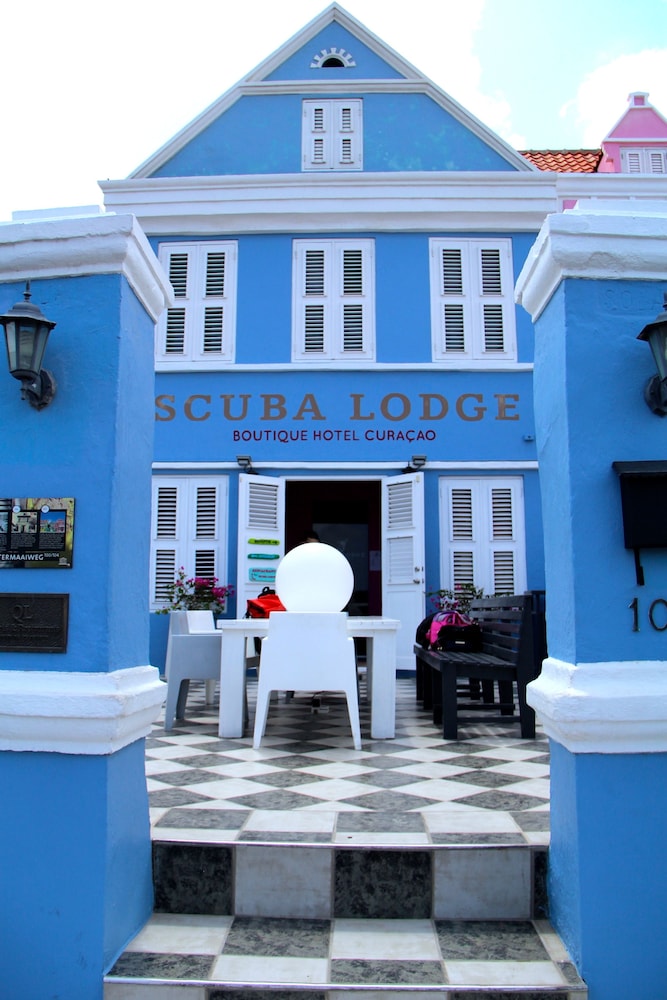 Scuba Lodge & Ocean Suites 7/76