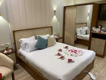 New, King Bed, Garden View