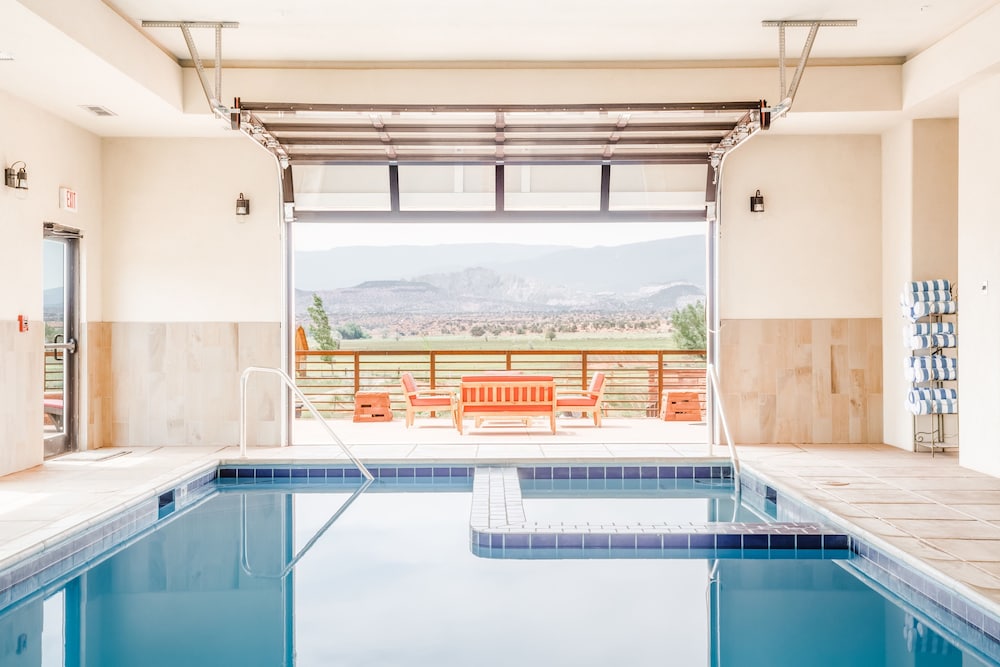 swimming pool spa