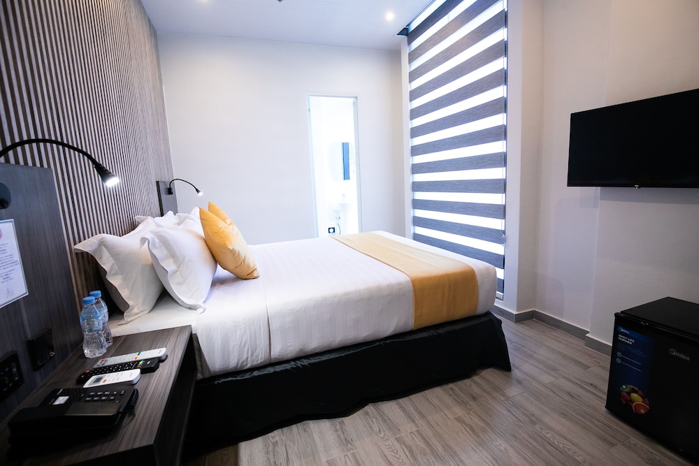 CITY POD HOTEL 24/40