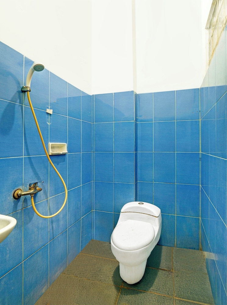 Collection O Tanah Abang Near Stasiun Tanah Abang Formerly Hotel Bimo Slipi 33/34