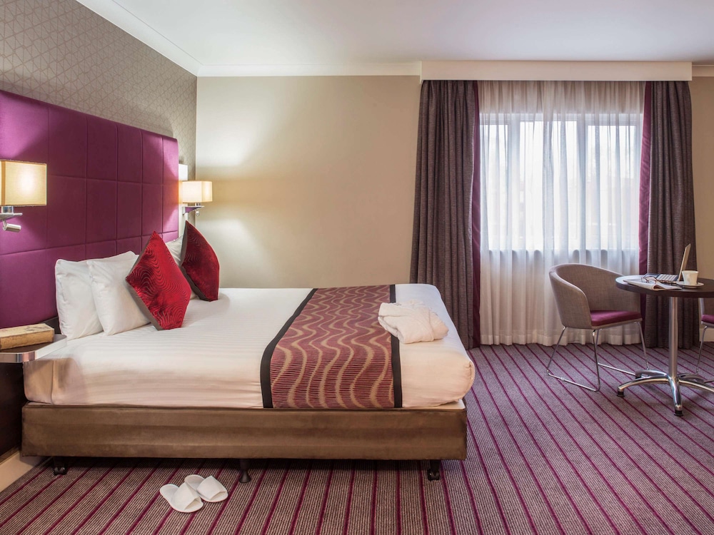 Mercure London Heathrow 13/68