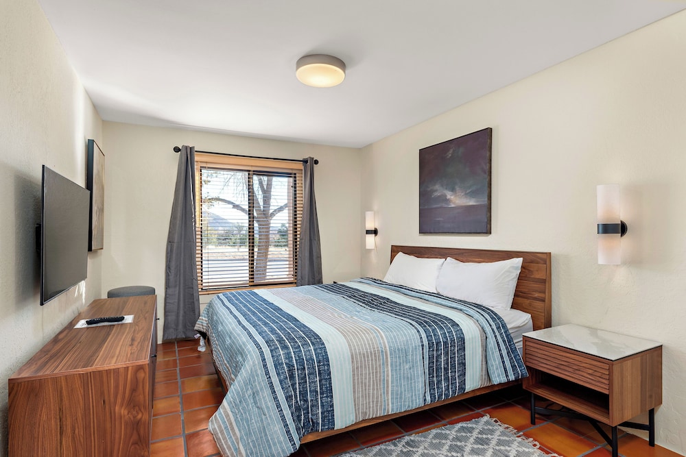 Fort Marcy Hotel Suites 9/50