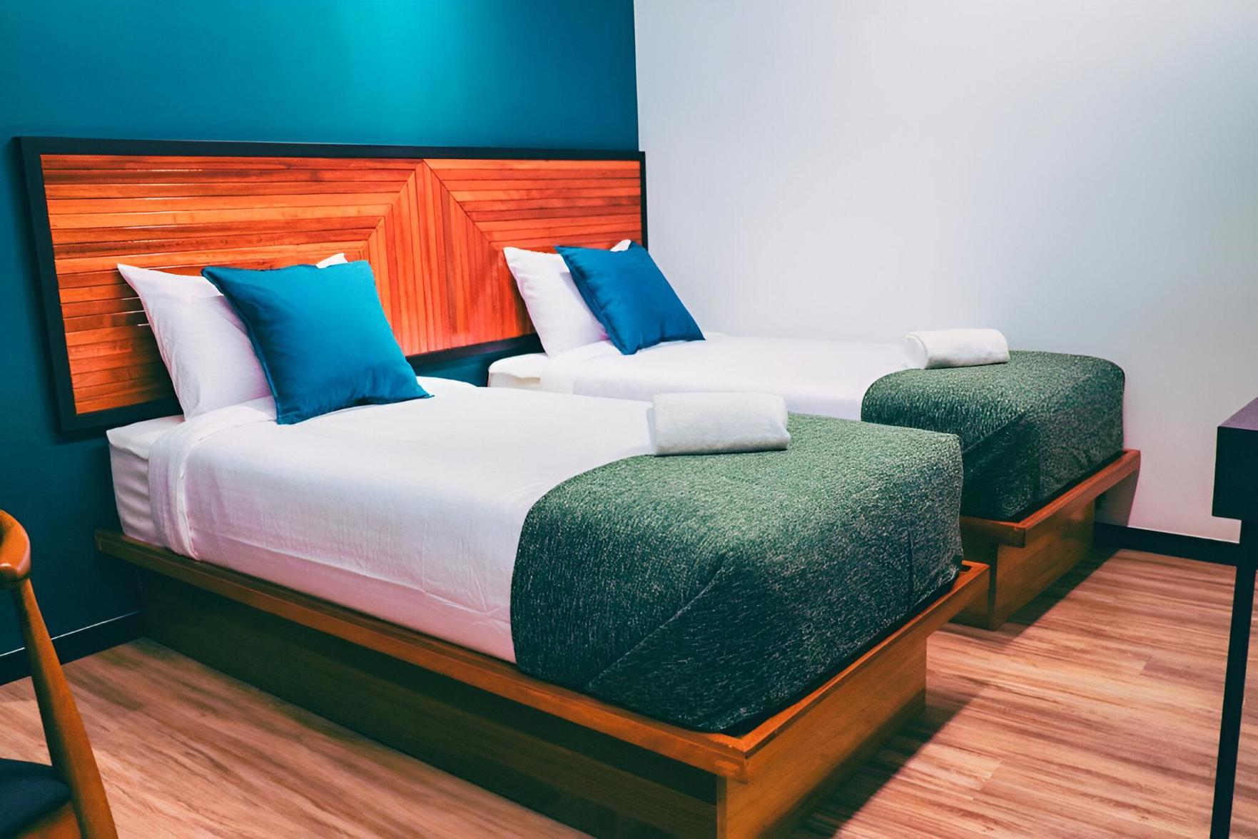 Superior, Twin Beds, No Window