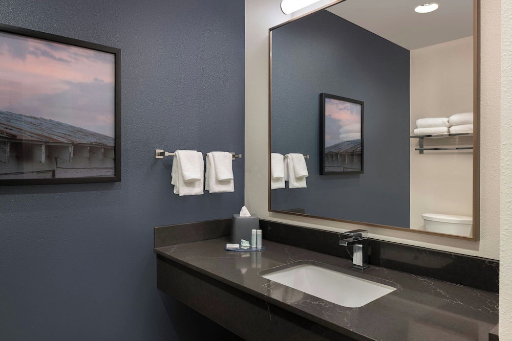 Fairfield Inn And Suites Lake City 47/50