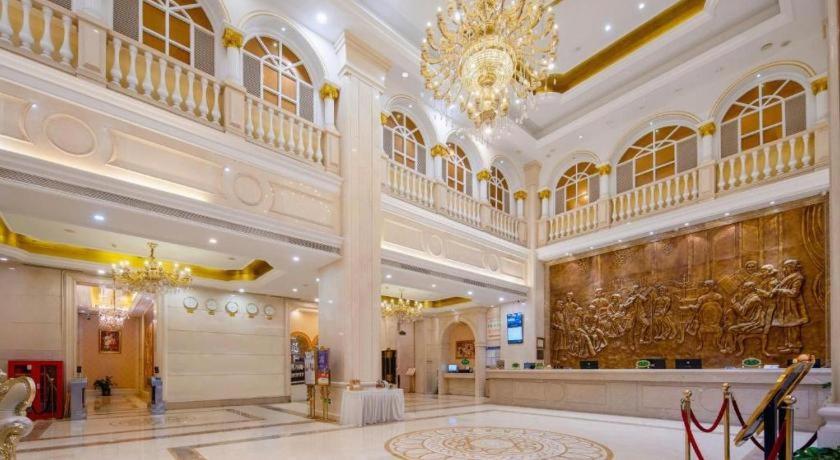 Vienna Hotel (Guangzhou Airport Road Huangshi) 12/60