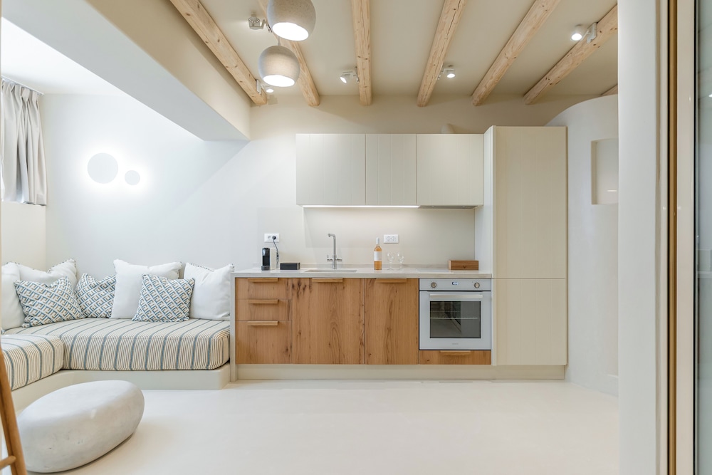 Antony Suites 34/50