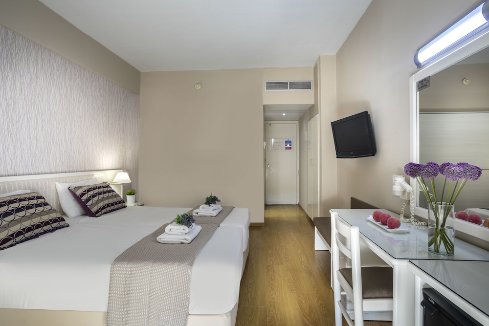 Pavlo Napa Beach Hotel 37/62