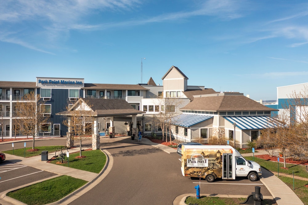 Park Point Marina Inn 5/72