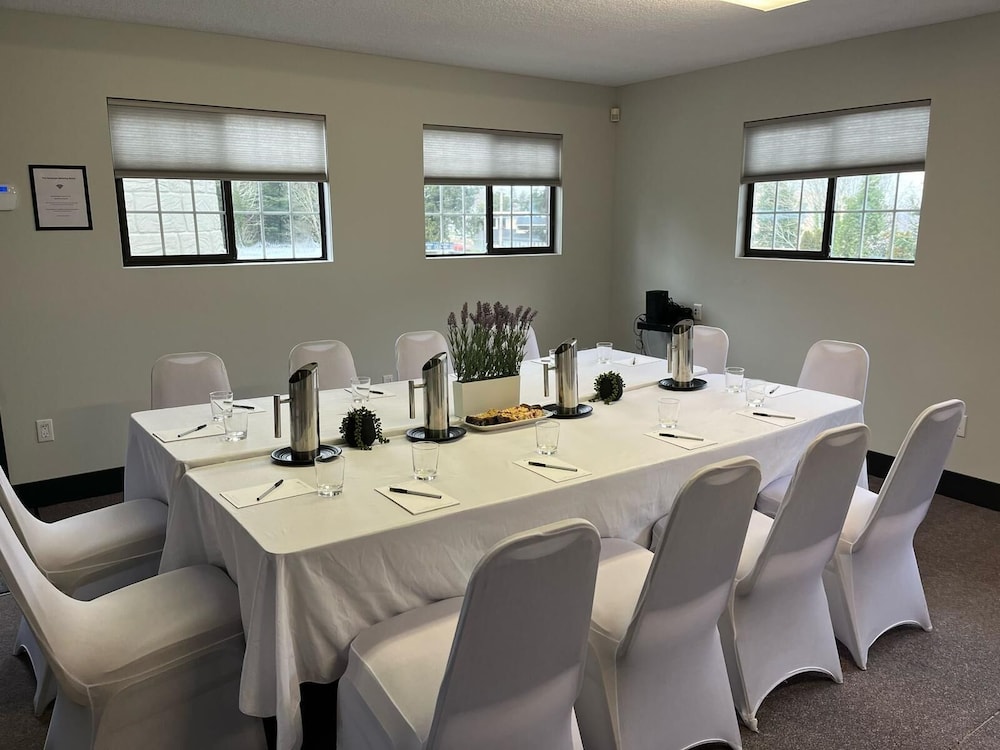 Coast Parksville Hotel 30/50