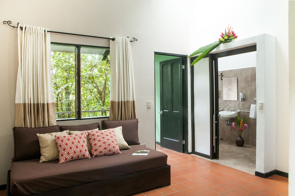 Tapirus Lodge 18/38