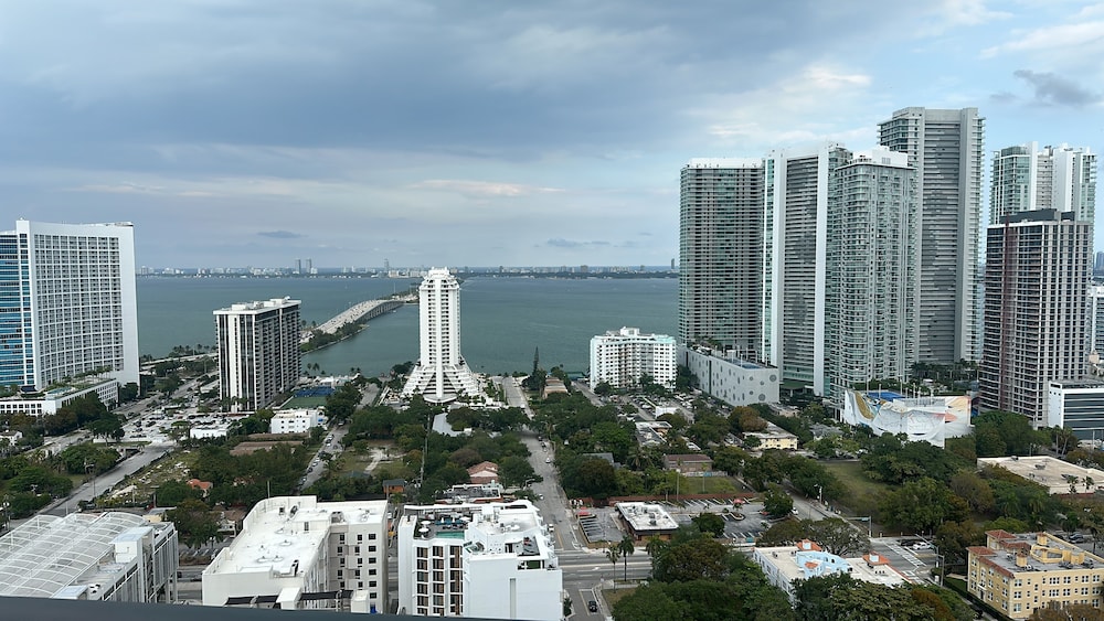 Hyde Midtown Miami 3/70