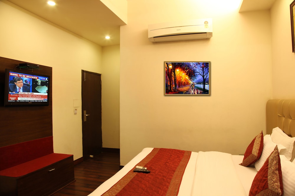 RUPAM HOTEL 60/72