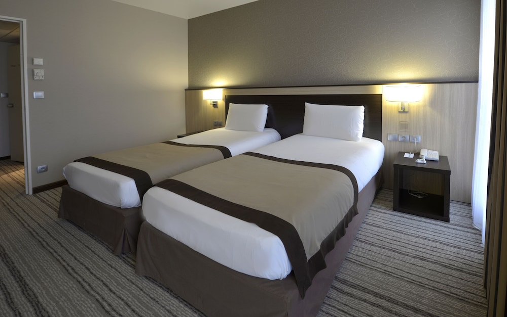 Mercure Rouen Champ de Mars 19/73