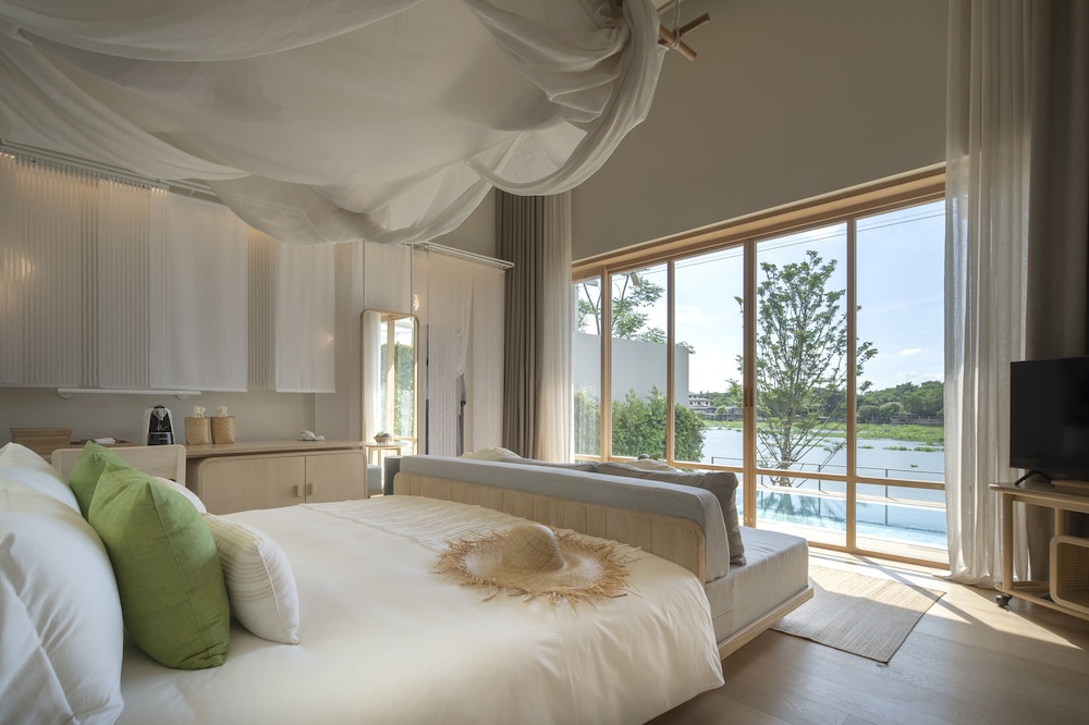 POOL, VILLA, RIVER VIEW