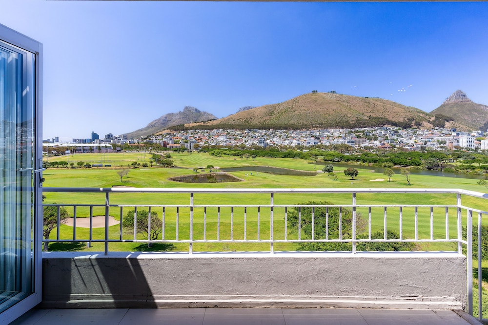 Mouille Point Village 8/50