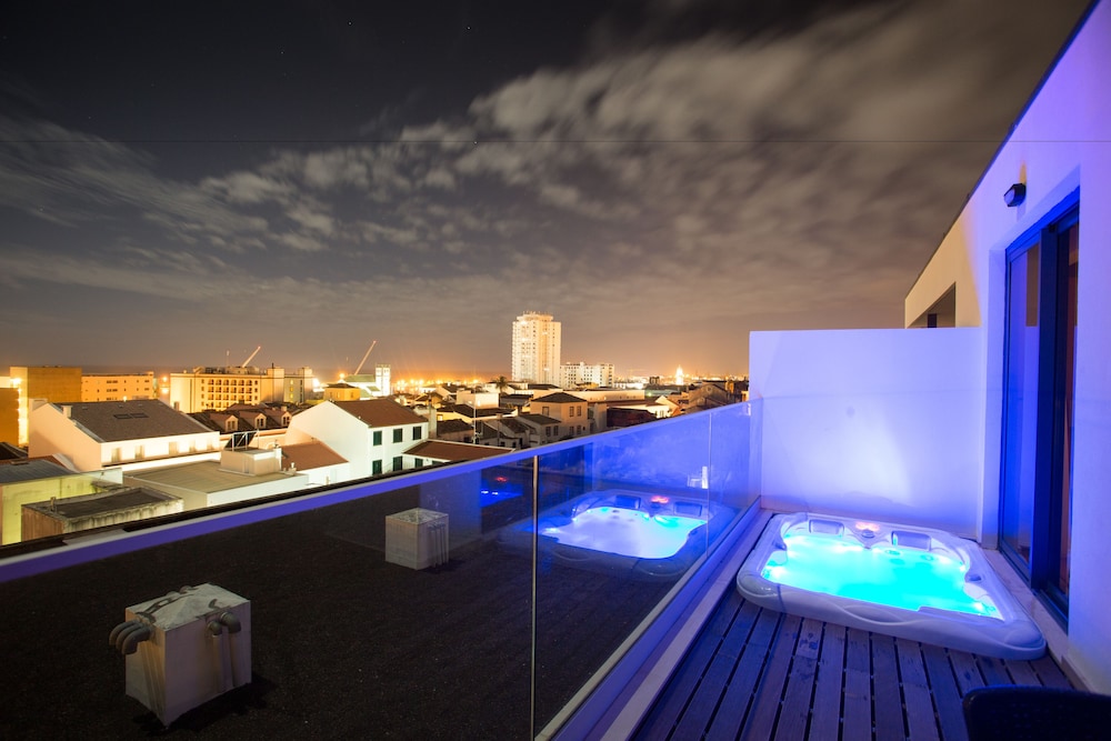 Antillia Hotel 6/127