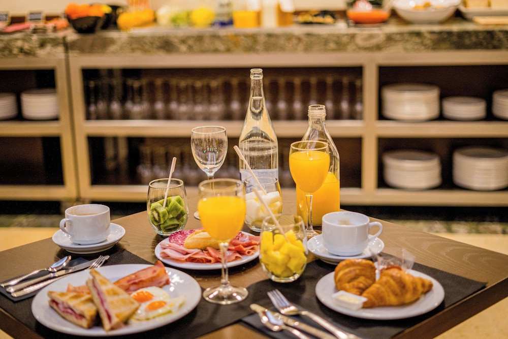 Compostela Hotel 52/61