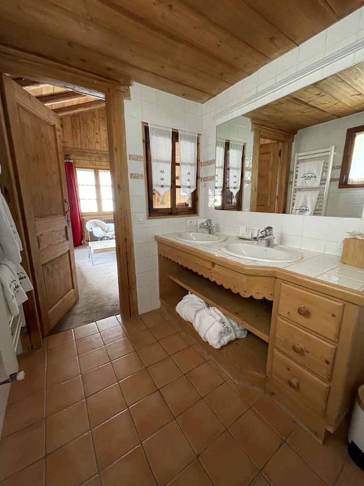 Les Roches Fleuries 23/50