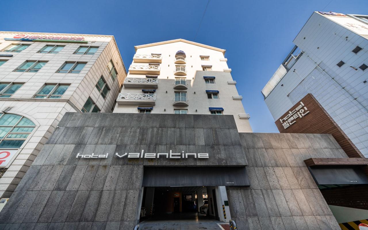 Valentine Hotel 2/34