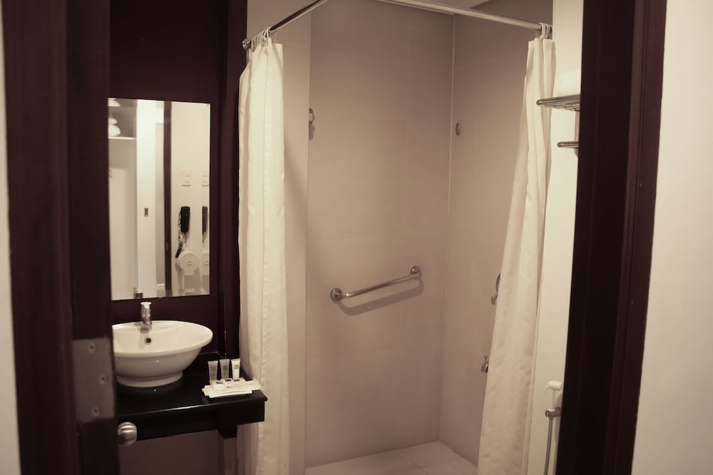 Casablanca Suites Near Airport 56/59