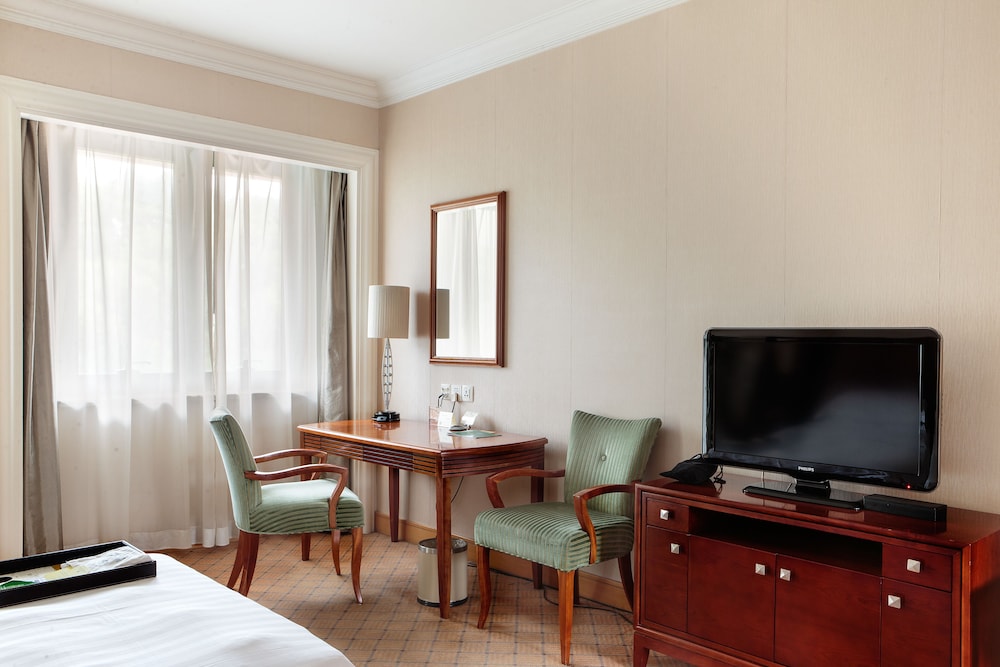 Shanghai Hongqiao State Guest House 34/46