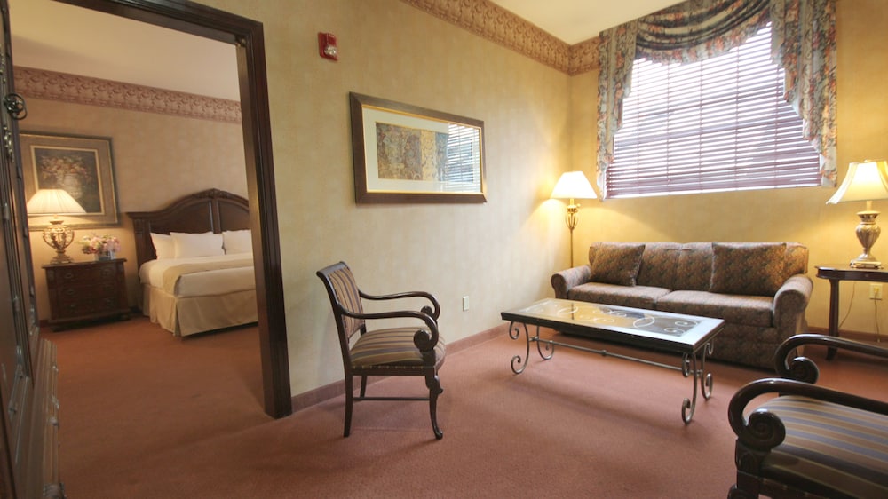 The Inn And Spa At East Wind 55/70