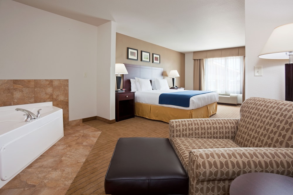 Holiday Inn Express Hotel And Suites Antigo 25/61