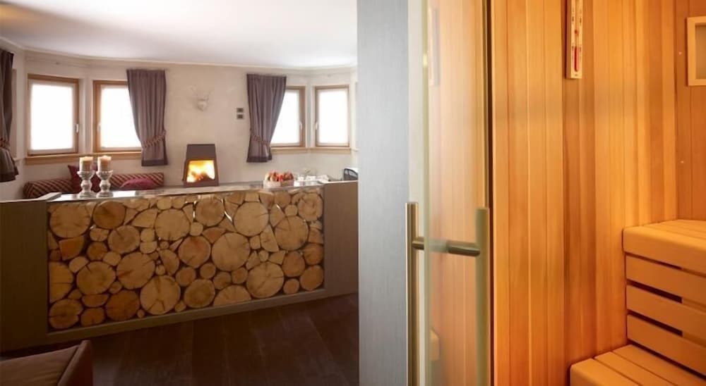 DV Chalet Boutique Hotel and Spa 1/18