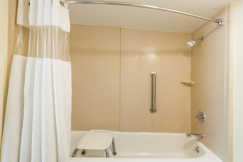 Days Inn N Orlando Casselberry 22/49