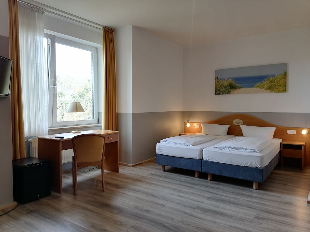 Hotel Danischer Hof Altenholz By Tulip Inn 8/45