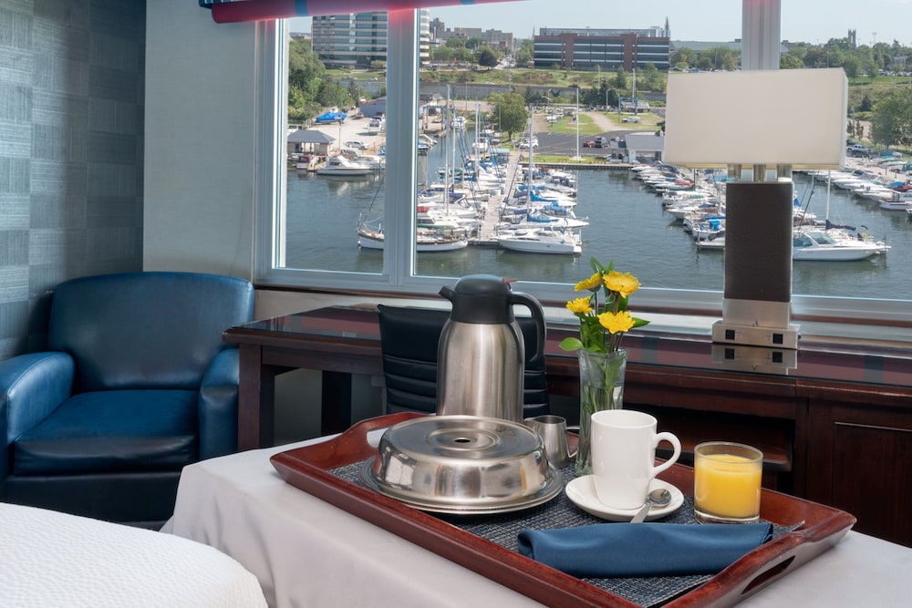 Sheraton Erie Bayfront Hotel 27/43