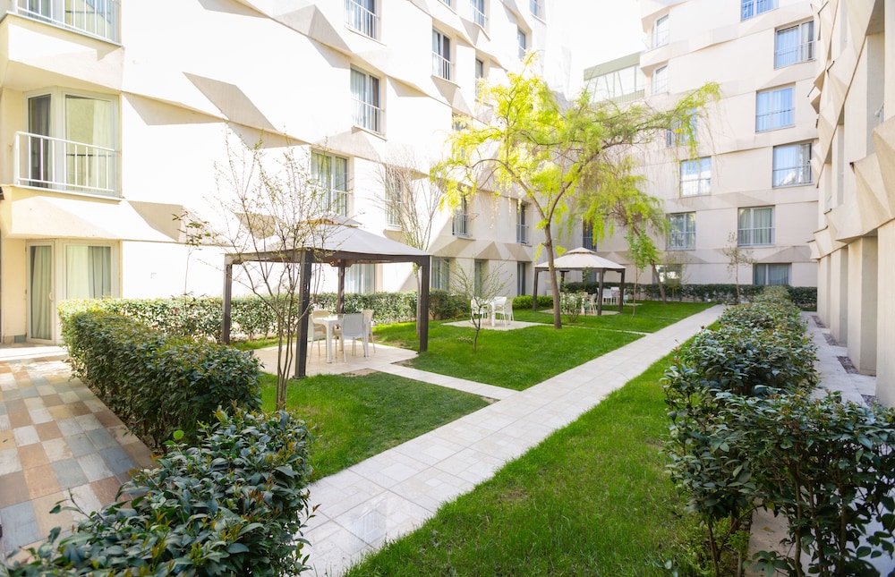 Alan Suites 43/50